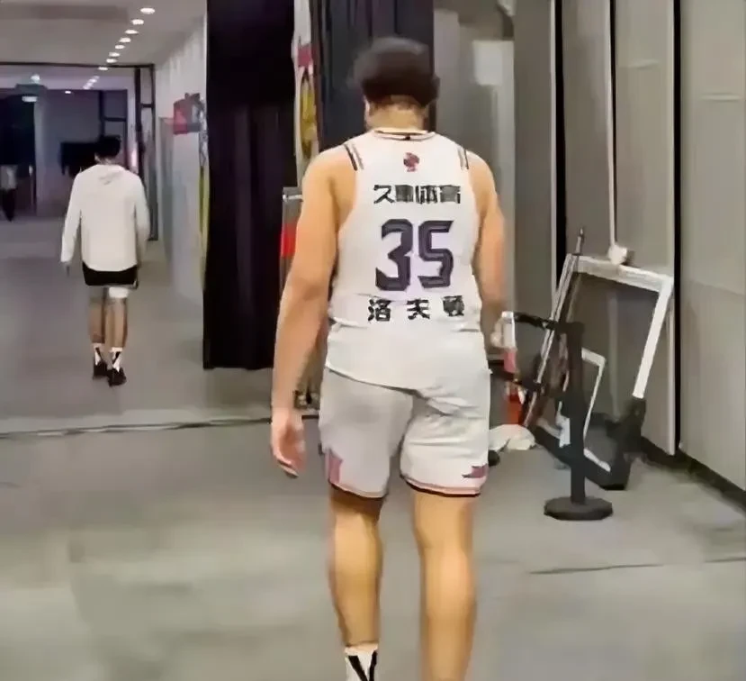 爱游戏体育转折点！浙江队手感冰凉，CBA常规赛转会期攻防权衡，更衣室稳定，训练强度明显提升的简单介绍
